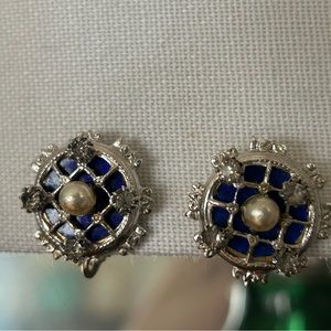 Vintage clip on earrings deco